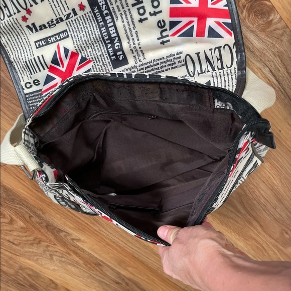 GIFTED TO A FRIEND! British Souvenir Travel Bag! - Picture 5 of 7